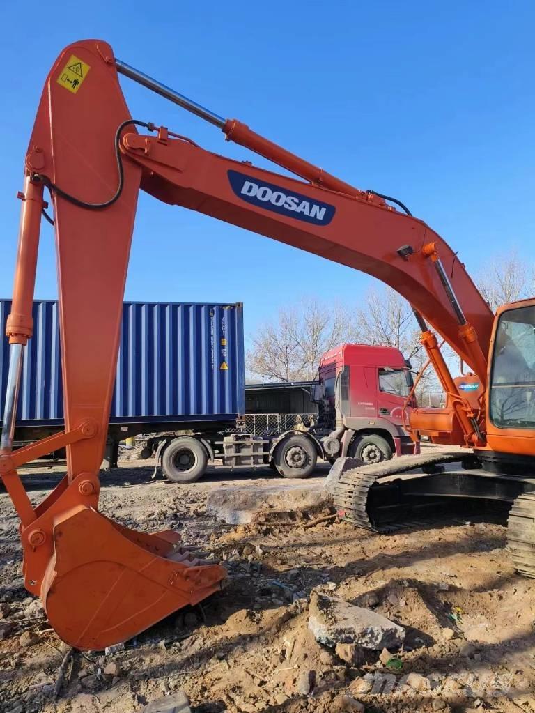 Doosan DH225LC-7 Гусеничні екскаватори