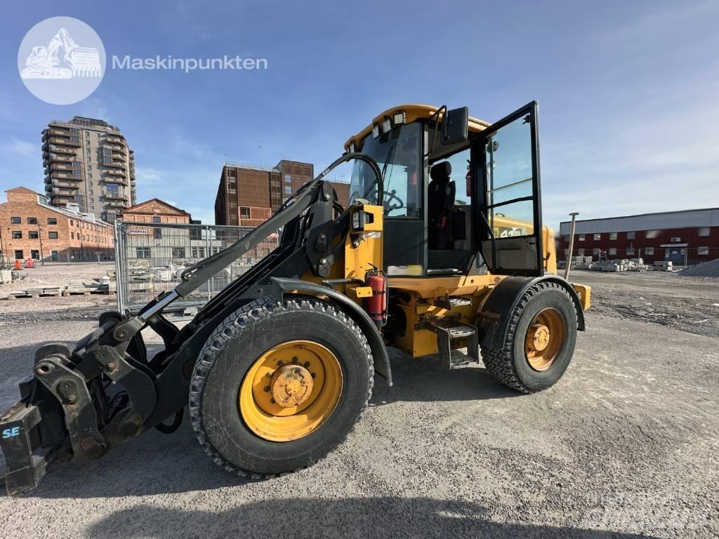 JCB 412 S Фронтальні навантажувачі