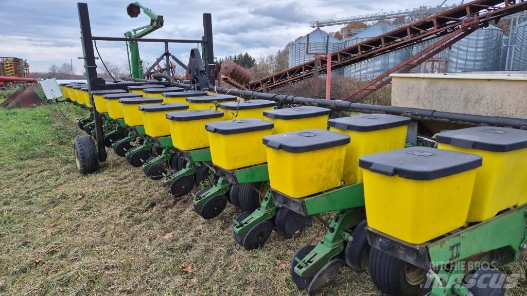 John Deere 1760 Cажалки