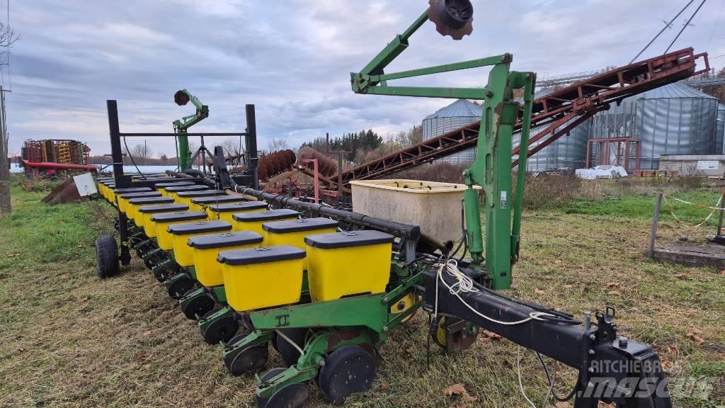 John Deere 1760 Cажалки