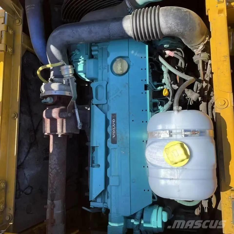 Volvo EC210B Гусеничні екскаватори