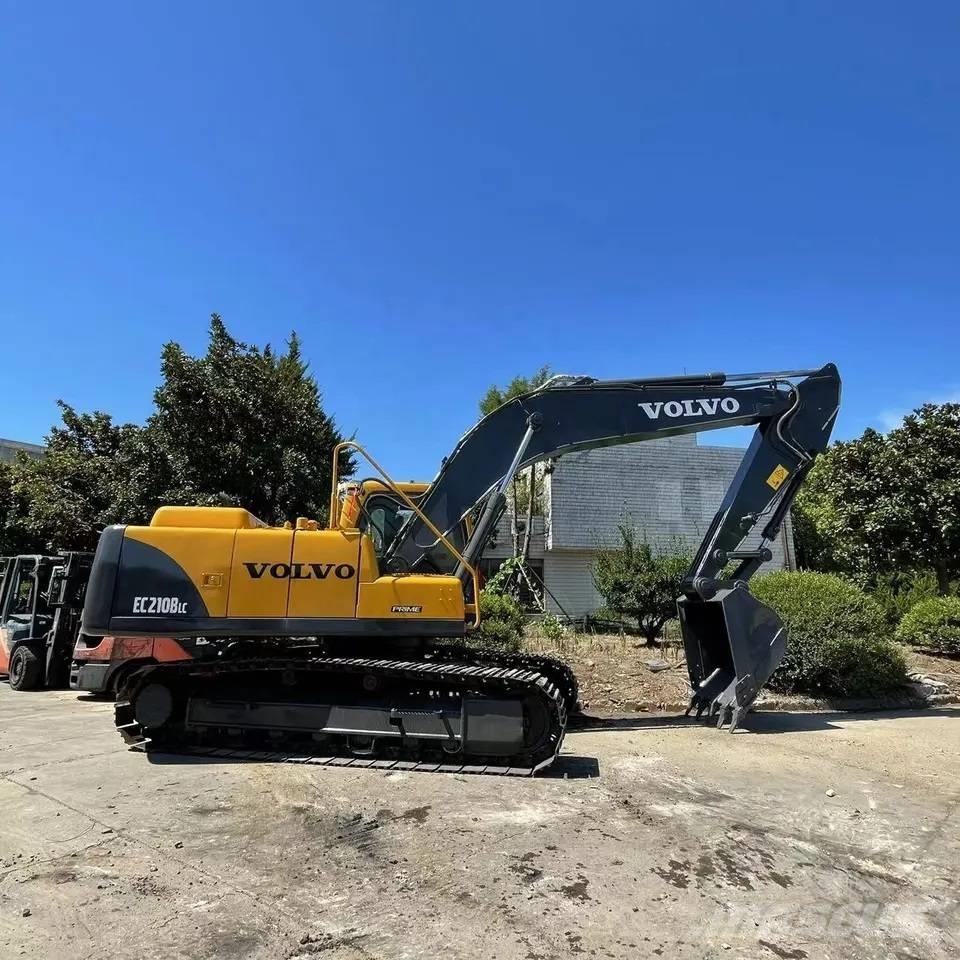 Volvo EC210B Гусеничні екскаватори