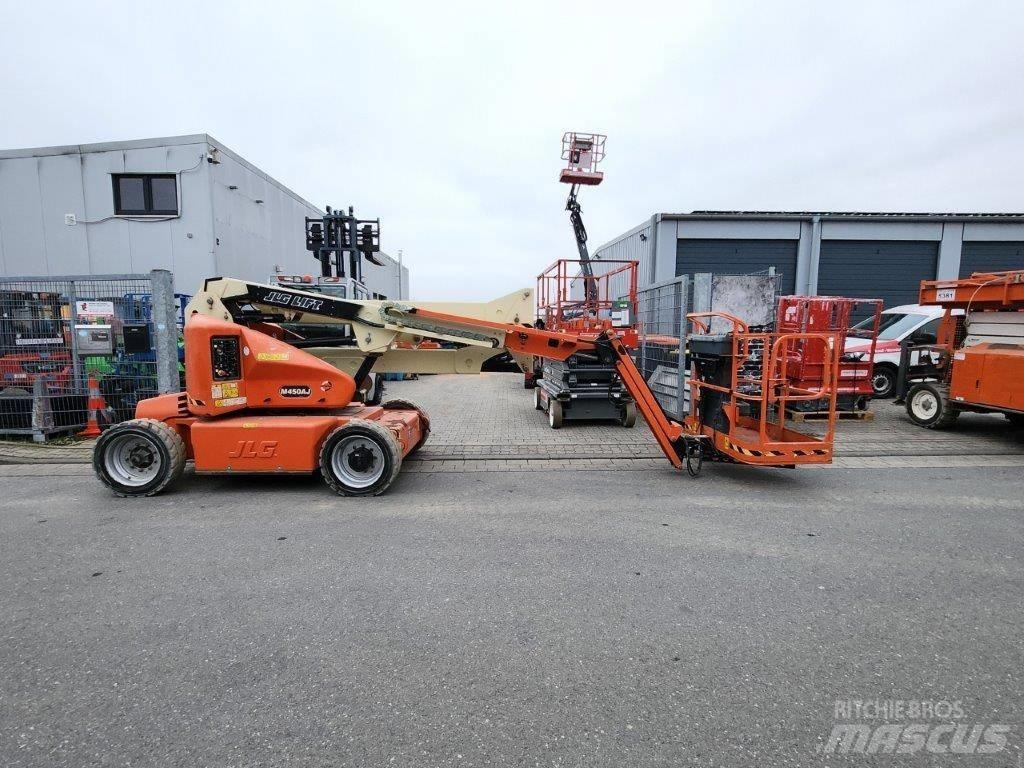 JLG M 450 AJ Колінчаті підйомники