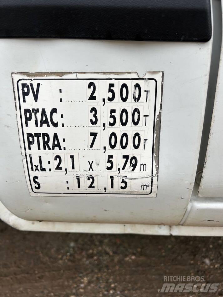 Iveco 35C 11 Панельні фургони