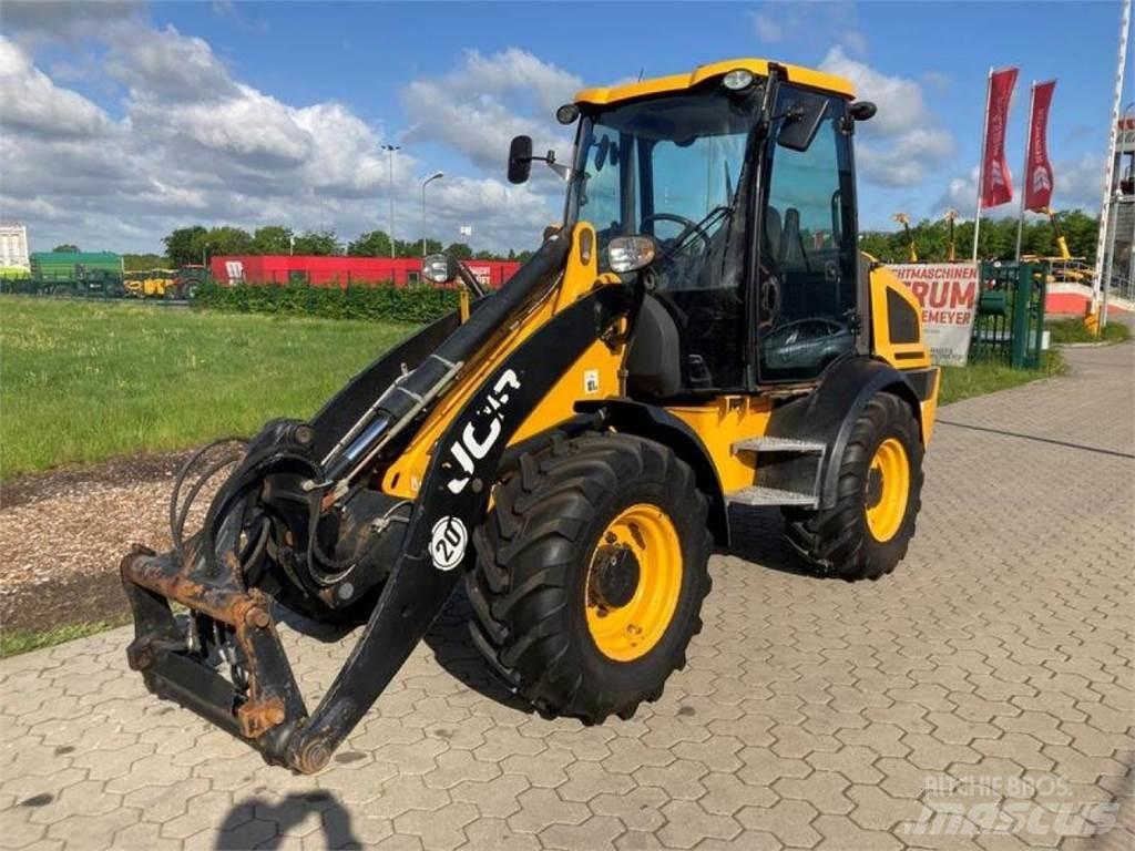 JCB 409 Фронтальні навантажувачі