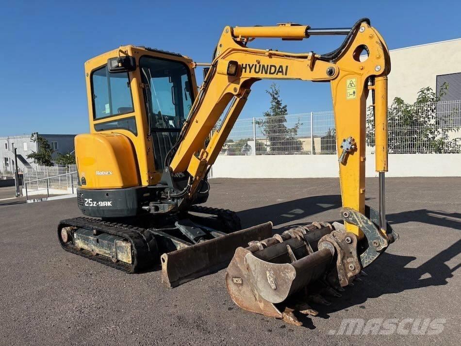 Hyundai R25Z-9 AK Міні-екскаватори < 7т