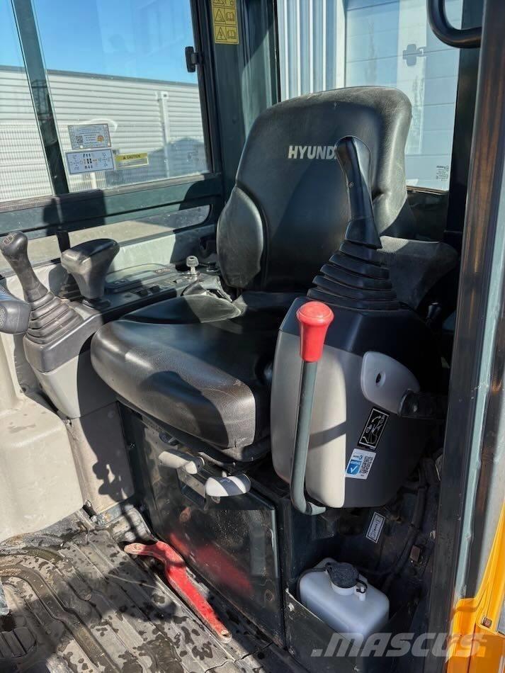 Hyundai R25Z-9 AK Міні-екскаватори < 7т