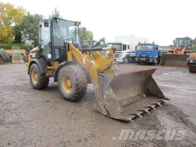 CAT 908 M Фронтальні навантажувачі