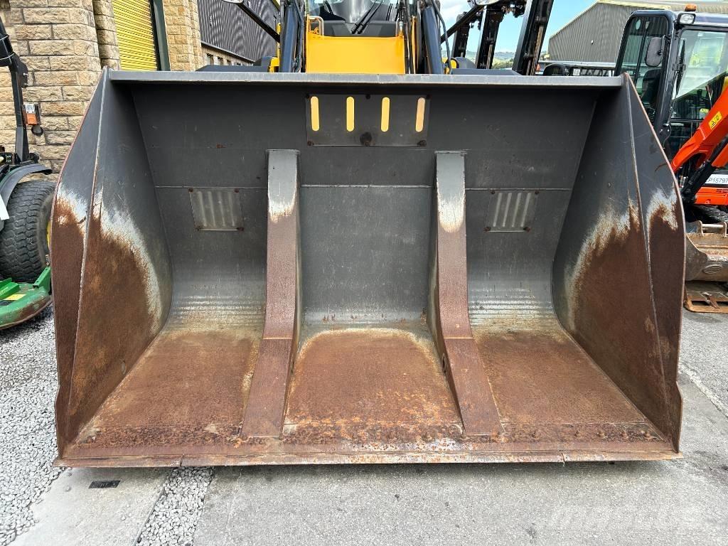 Volvo Toe Tip Bucket Фронтальні навантажувачі