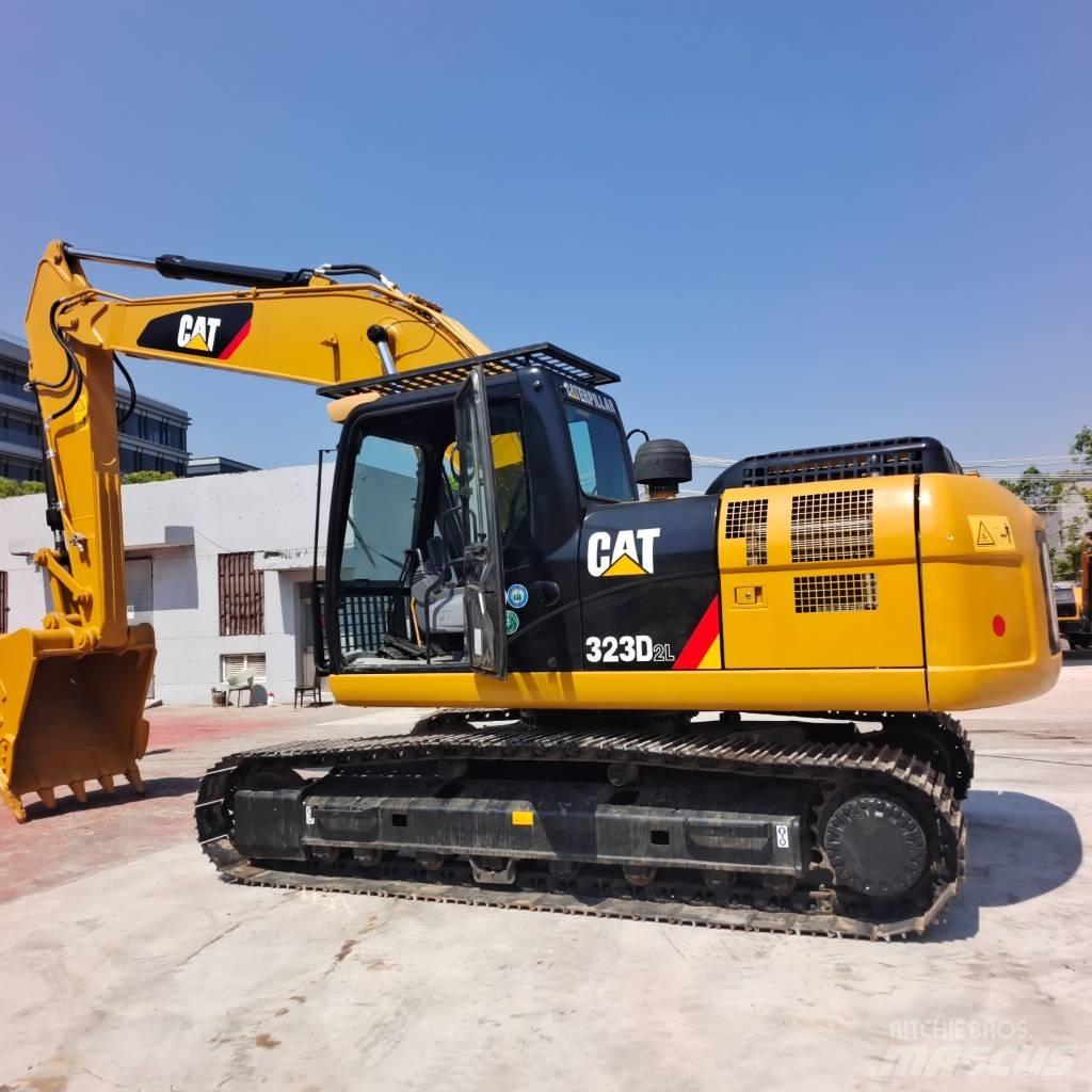 CAT 320 D2L Гусеничні екскаватори