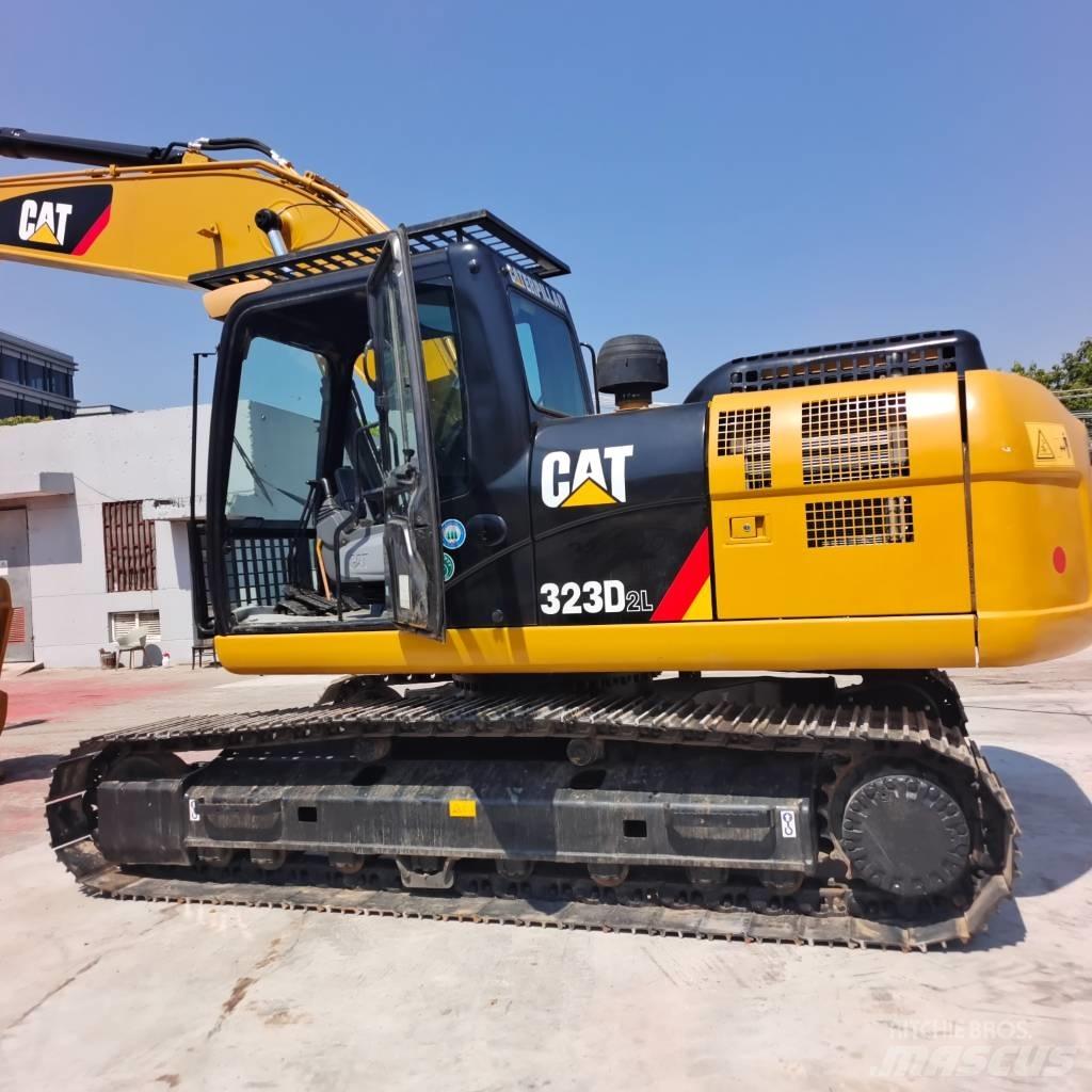CAT 320 D2L Гусеничні екскаватори