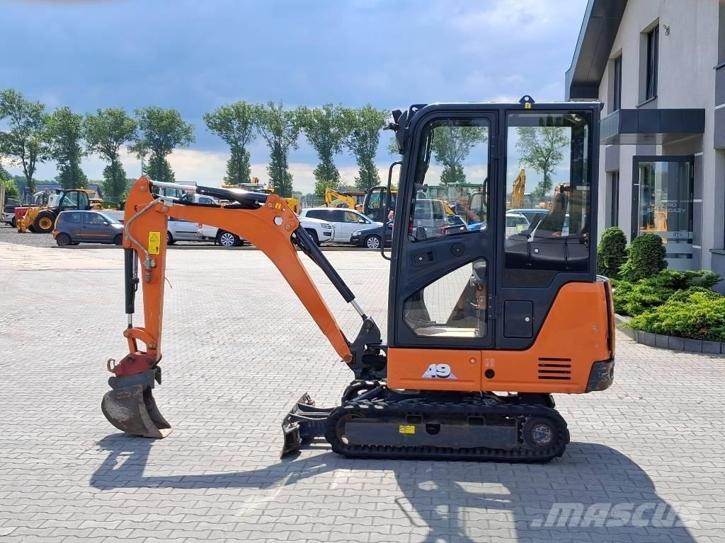Hitachi ZX 19-6 Міні-екскаватори < 7т