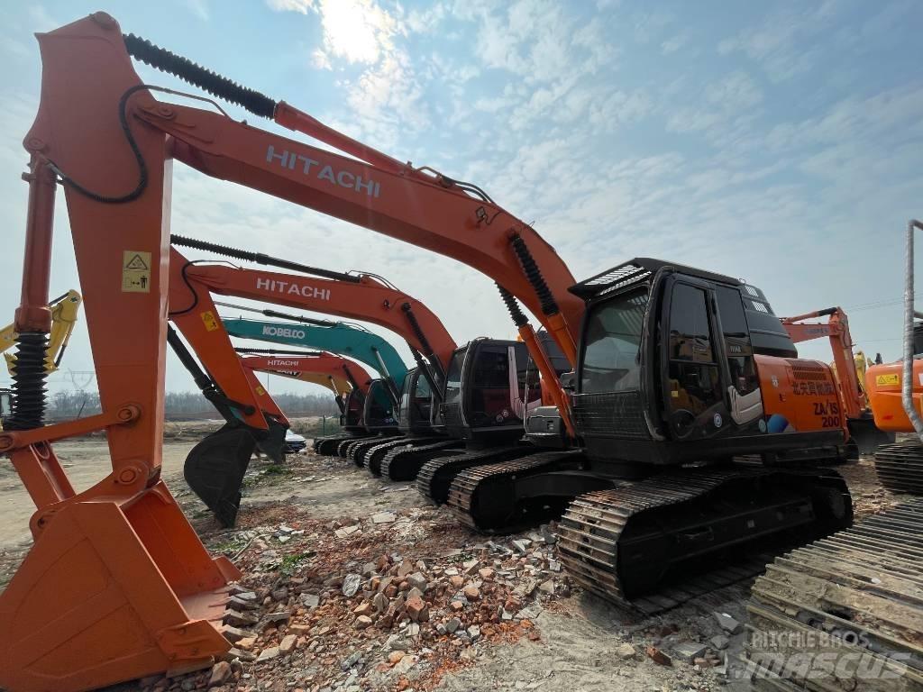 Hitachi ZX 200 Гусеничні екскаватори