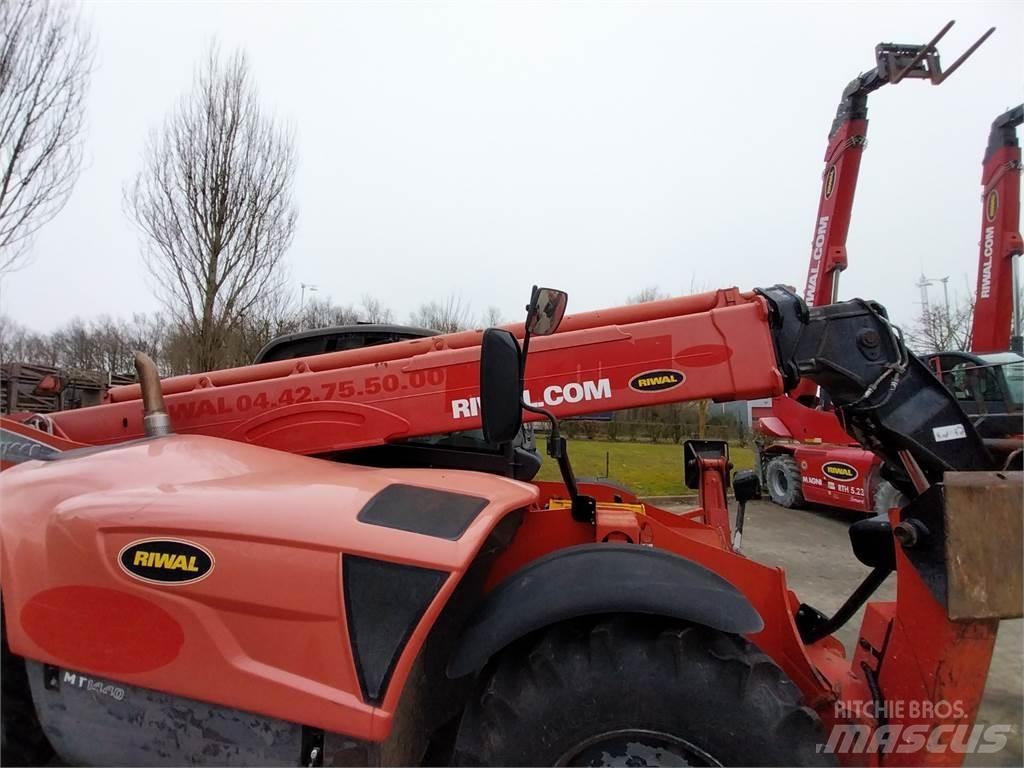 Manitou MT1440 Телескопічні навантажувачі