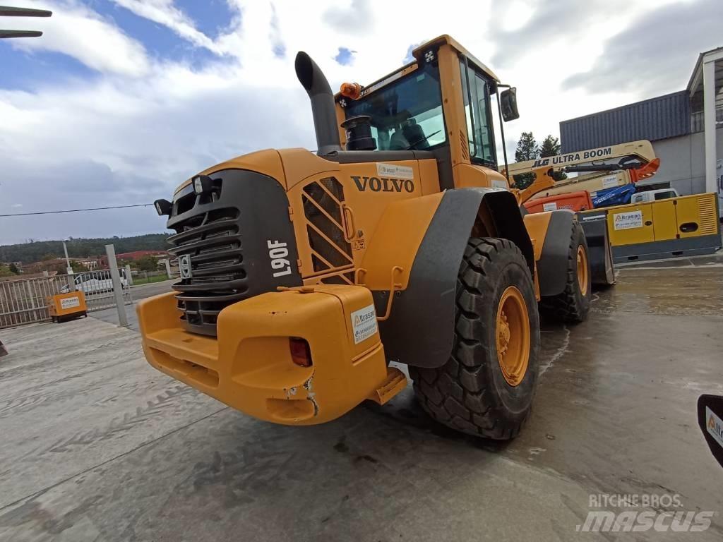 Volvo L 90 F Фронтальні навантажувачі