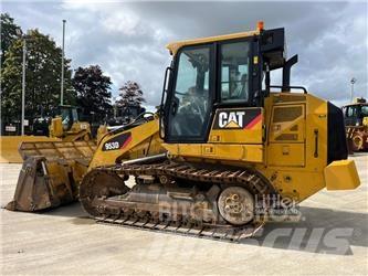 CAT 953D Гусеничні вантажники