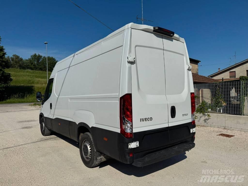 Iveco Daily 35s14 Панельні фургони