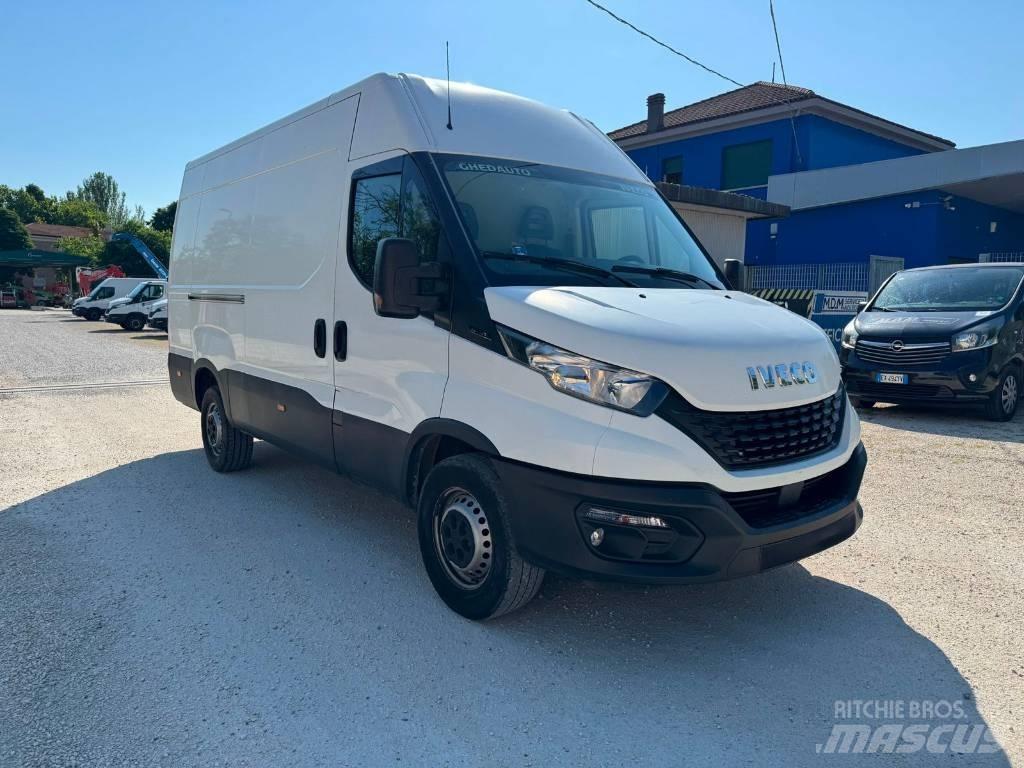 Iveco Daily 35s14 Панельні фургони