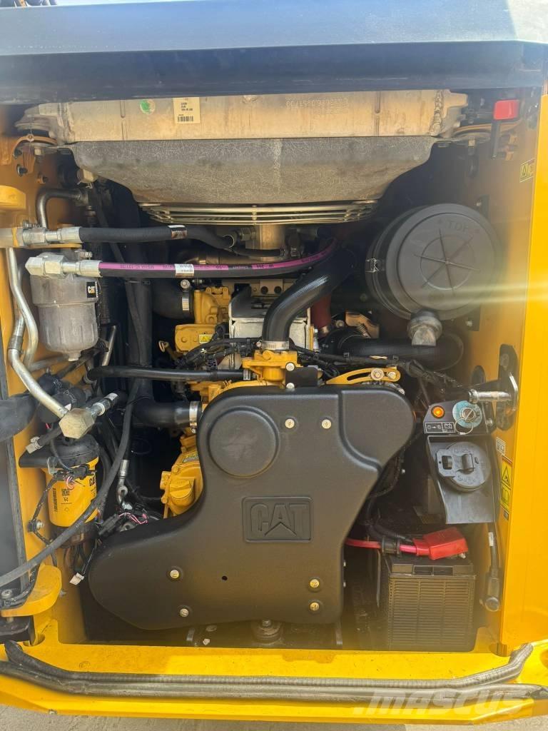 CAT 299 D3 Міні-навантажувачі