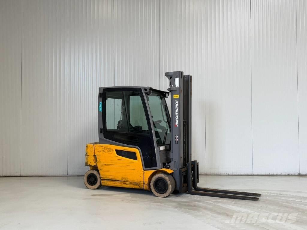 Jungheinrich EFG320 Електронавантажувачі