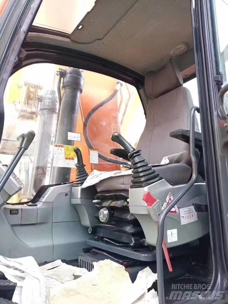 Doosan DX 225 LC Гусеничні екскаватори