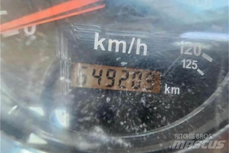 Nissan UD Вантажівки / спеціальні