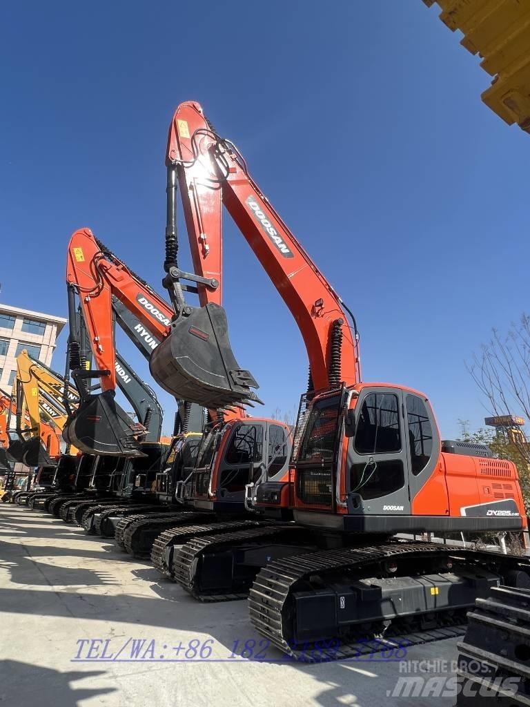 Doosan DX225 Гусеничні екскаватори