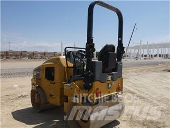 CAT CB 24 B Котки тротуарні