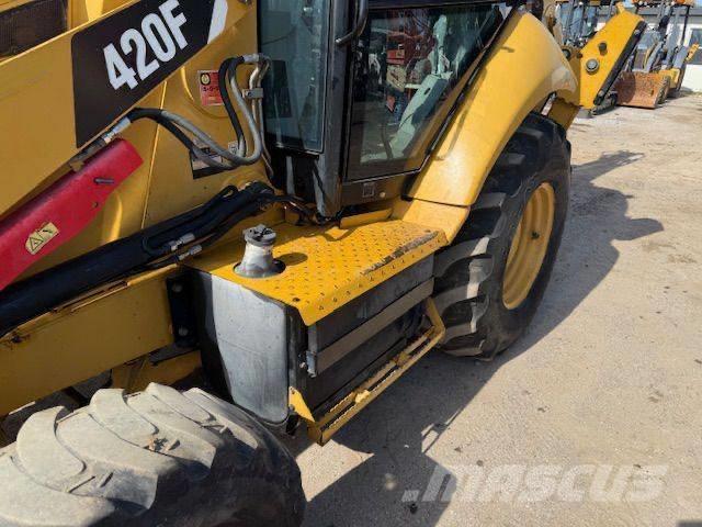 CAT 420 F Екскаватори-навантажувачі