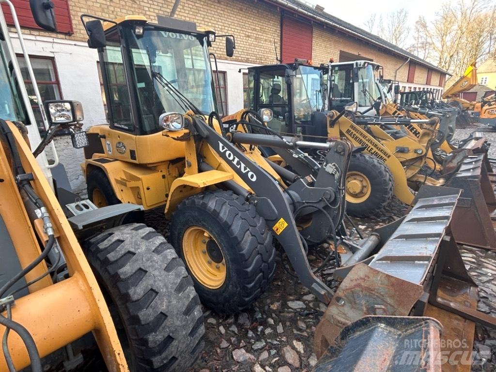 Volvo L 30 G Фронтальні навантажувачі