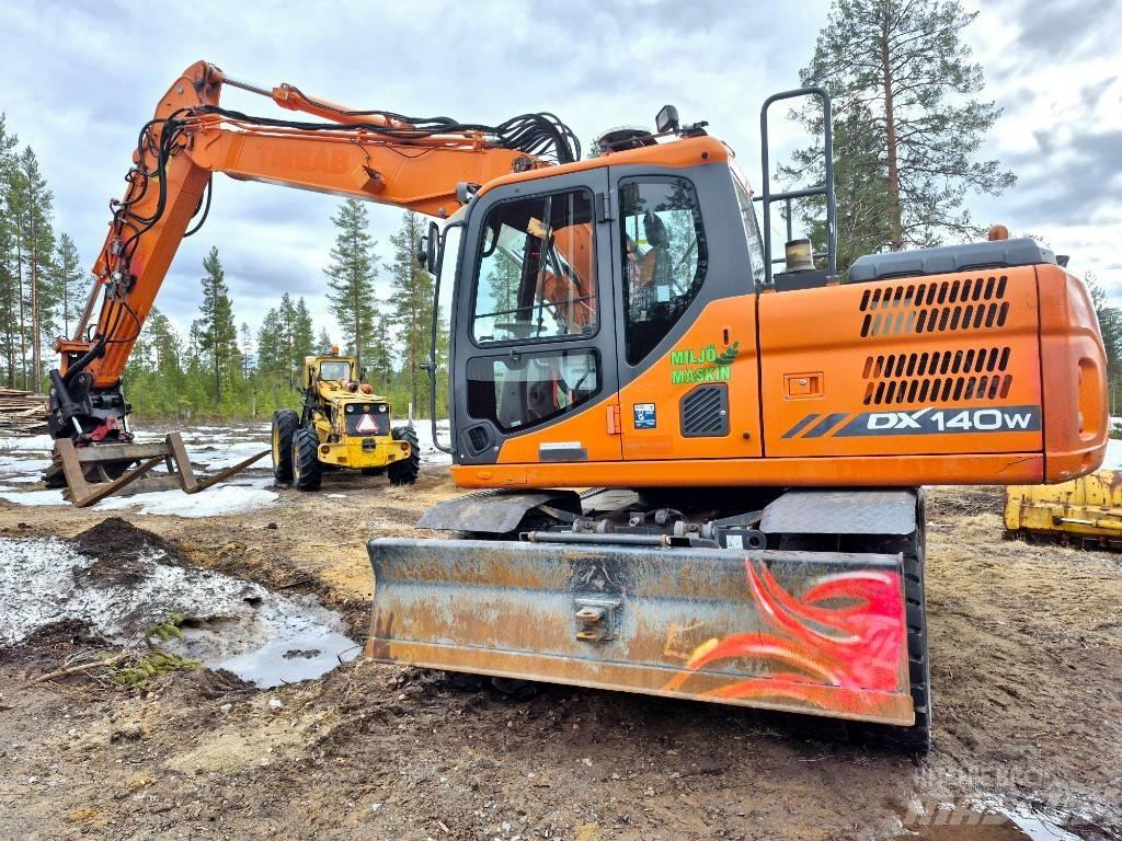 Doosan DX 140 W-3 Колісні екскаватори
