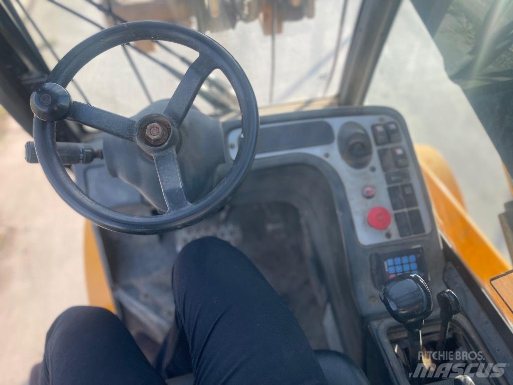 JCB TLT 30 D 4x4 Телескопічні навантажувачі