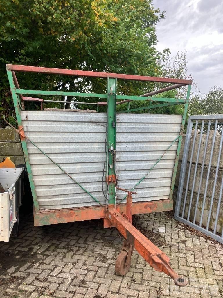 Veewagen  Трейлери для транспортування тварин