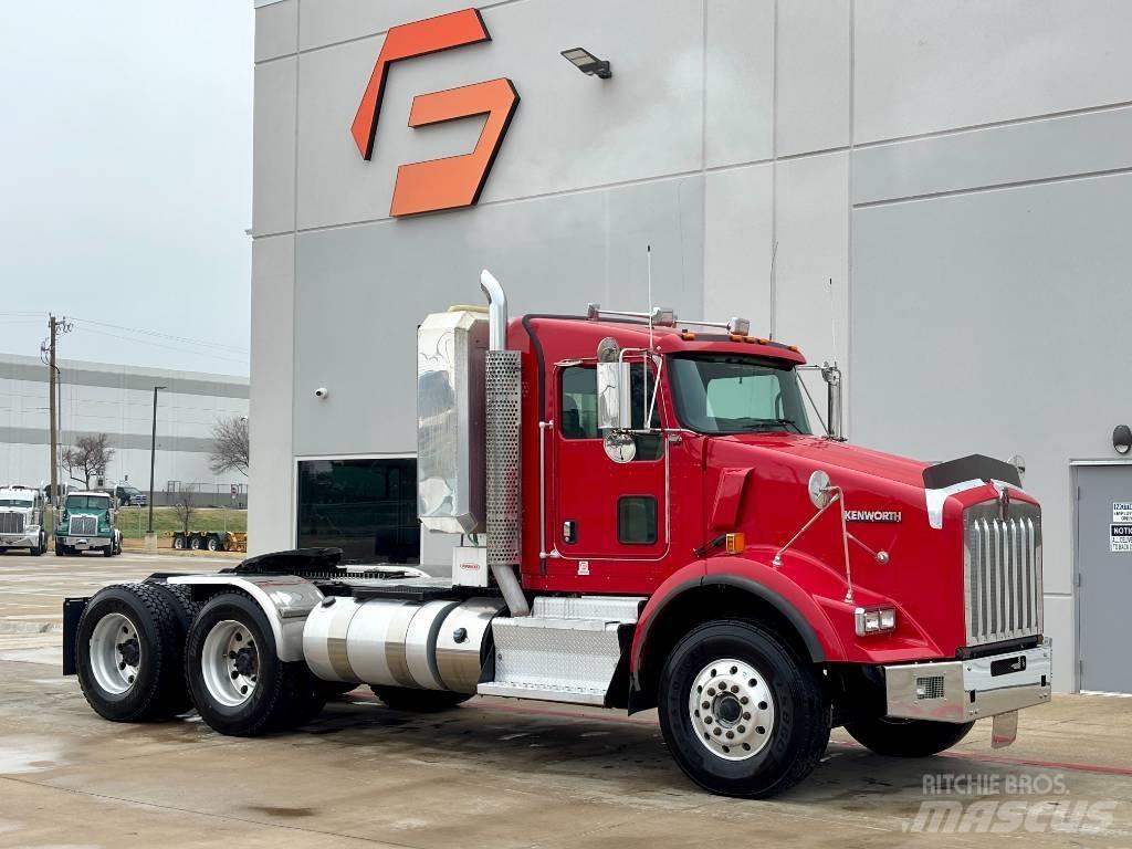 Kenworth T 800 Тягачі