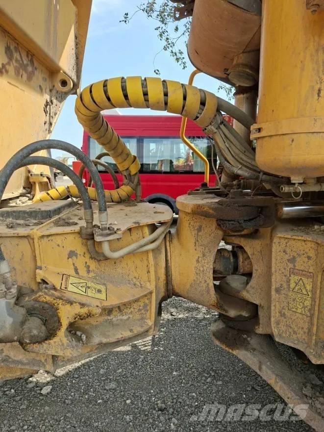 Volvo A 25 D Зчленовані самоскиди