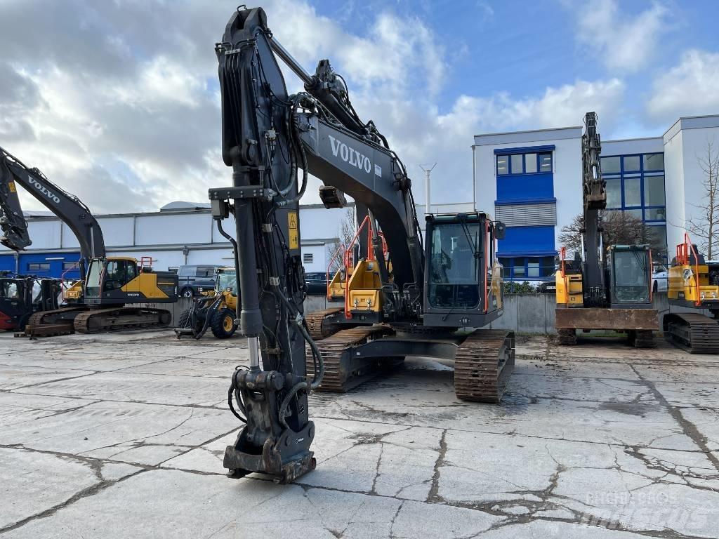 Volvo EC220EL Гусеничні екскаватори