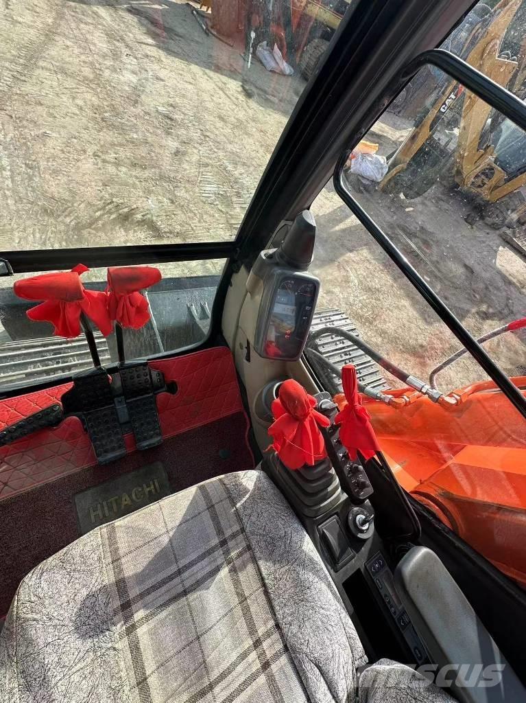 Hitachi ZX 70 Гусеничні екскаватори