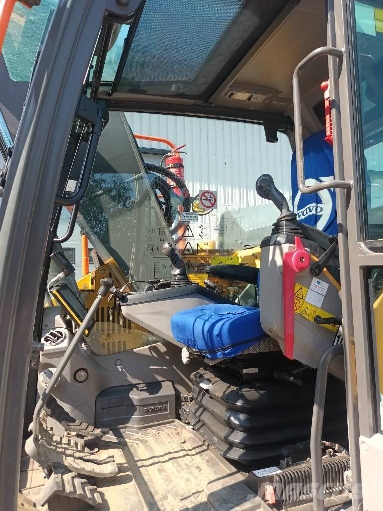 Volvo ECR 145 E Гусеничні екскаватори