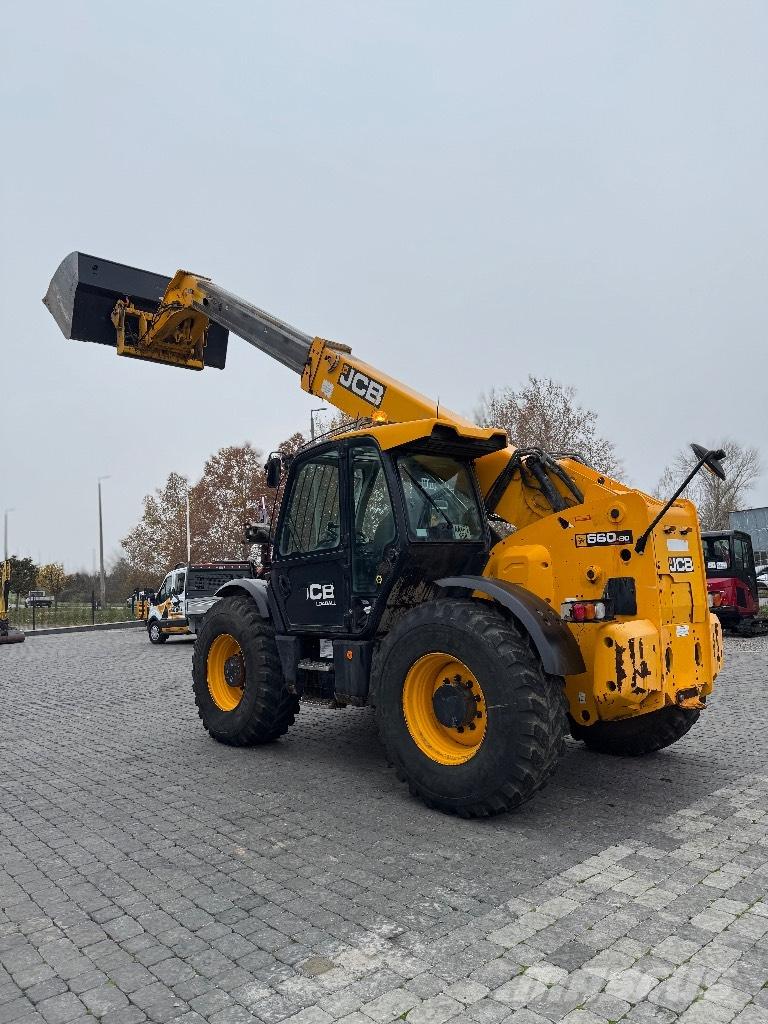 JCB 560-80 Телескопічний навантажувач