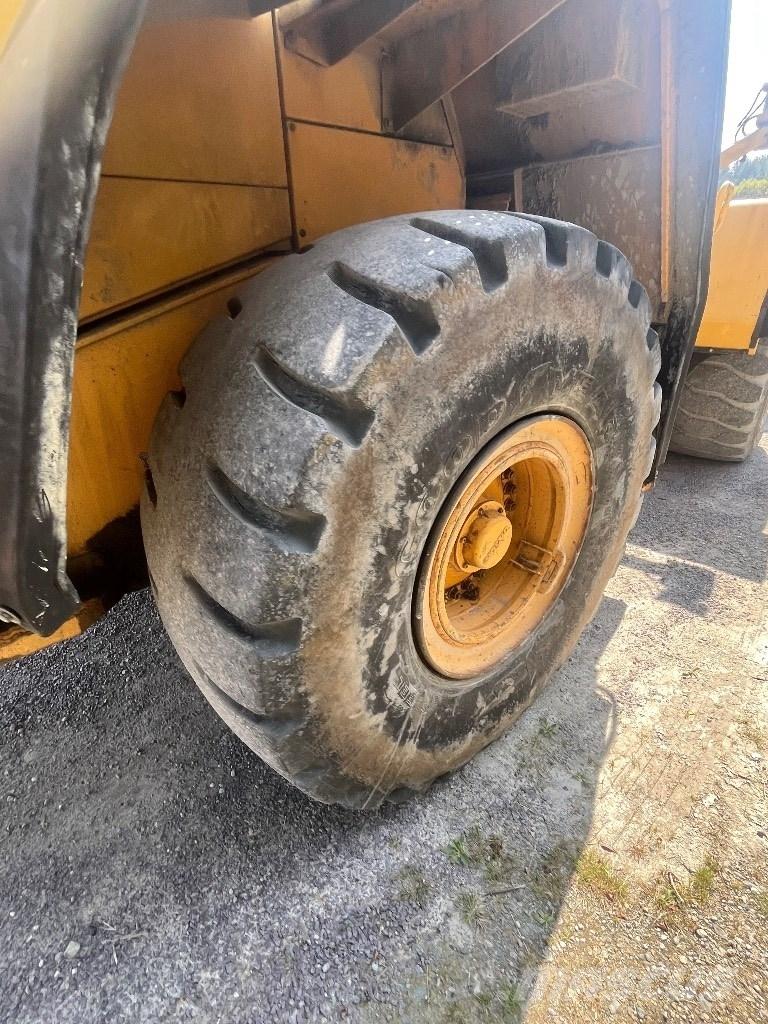Volvo L180F Фронтальні навантажувачі