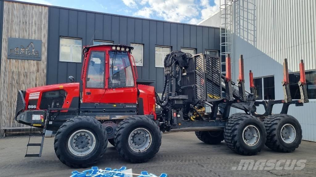 Komatsu 895 Форвардери