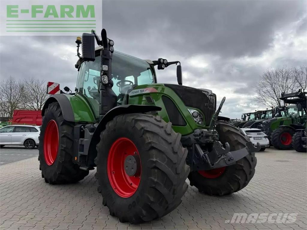Fendt 724 vario s4 Трактори