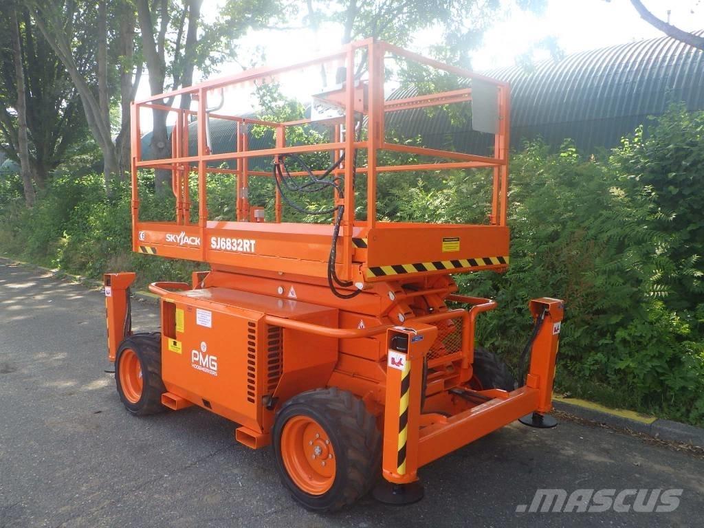 SkyJack SJ6832RT Підйомники-ножиці
