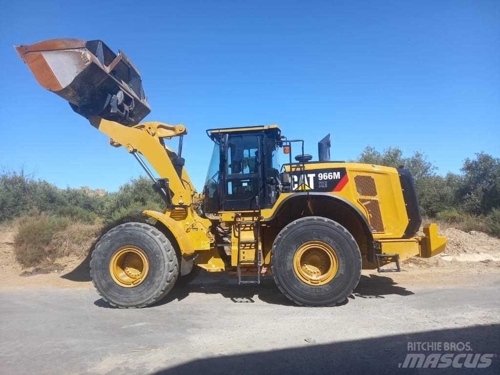 CAT 966 M Фронтальні навантажувачі
