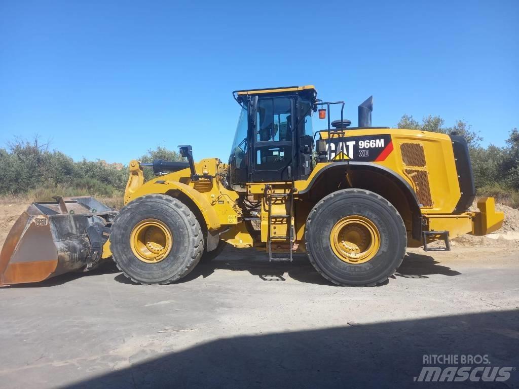 CAT 966 M Фронтальні навантажувачі
