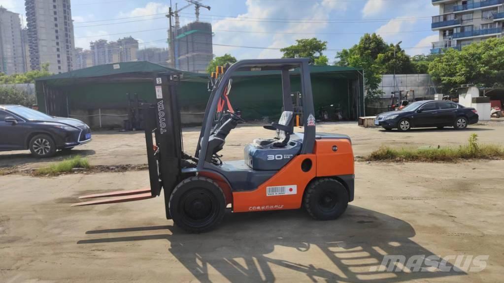 Toyota FD30 Дизельні навантажувачі