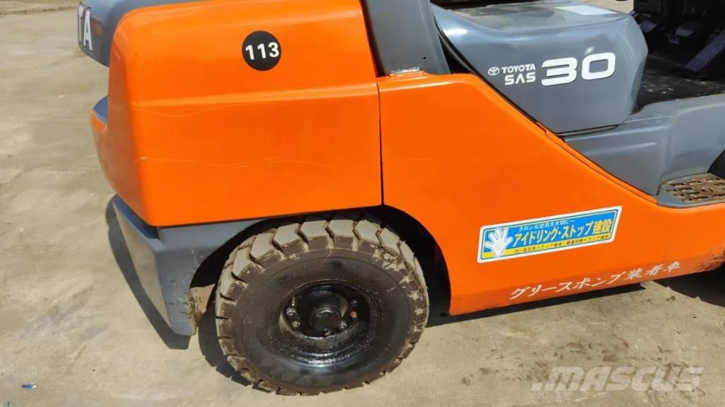 Toyota FD30 Дизельні навантажувачі