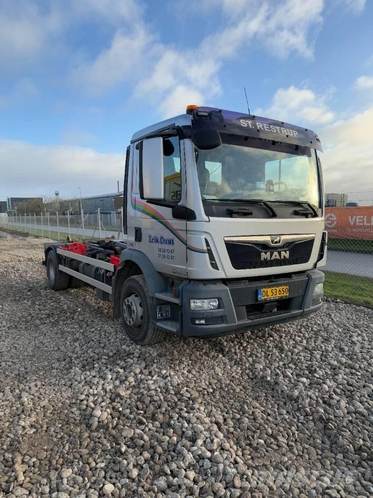 MAN TGM 15.290 Вантажівки з гаковим підйомом