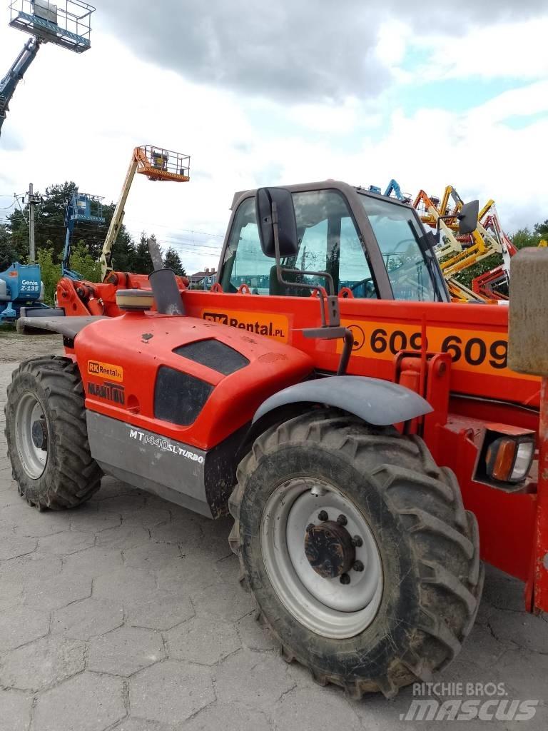 Manitou MT 1440 Телескопічні навантажувачі