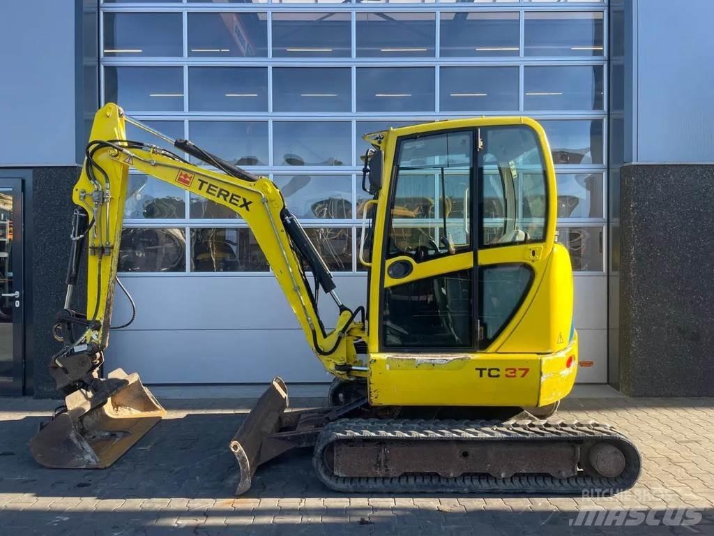 Terex TC37 Міні-екскаватори < 7т